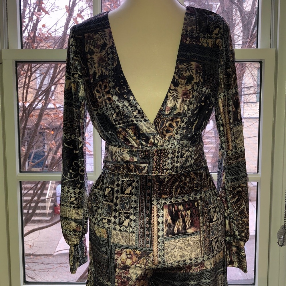 Eccentric velvety jumpsuit